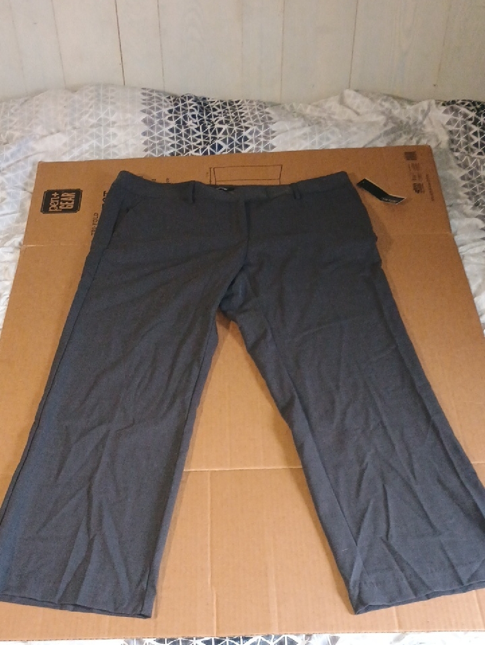 Daisy Fuentes Straight Leg Mid-Rise Industry Pants Woman's Average 18W